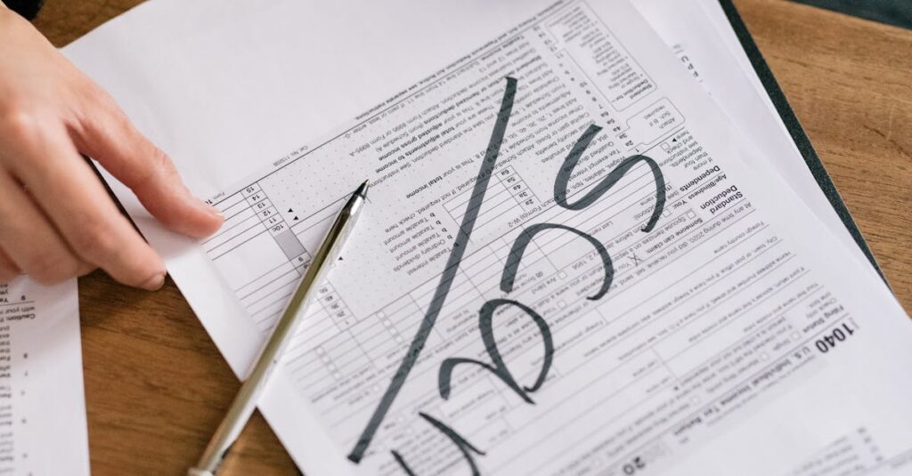 Illustration de Malgré la loi, les influenceurs face aux arnaques financières social-media-scam