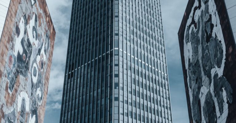 Illustration de Emmanuel Grégoire nouveau maire de Paris : début d'une ère nouvelle Paris-City-Hall-inauguration