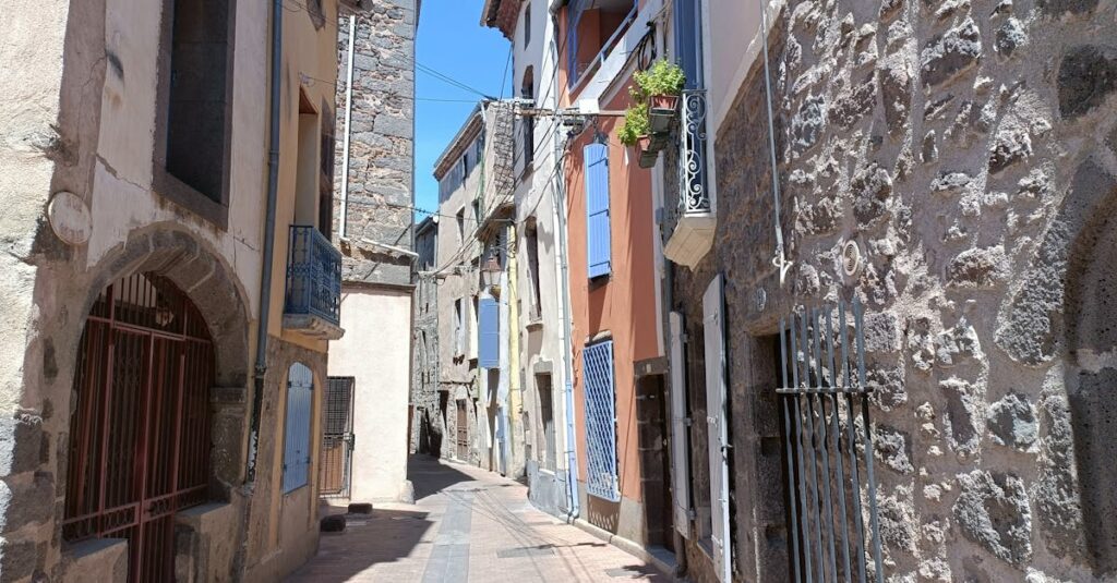 Illustration de Florence et Alexandre, propriétaires à 50 ans en Hérault house-village-Herault