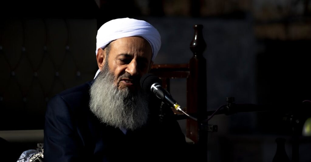 Illustration de Khamenei assassiné : Israël frappe, le régime ébranlé iranian-supreme-leader-assassination