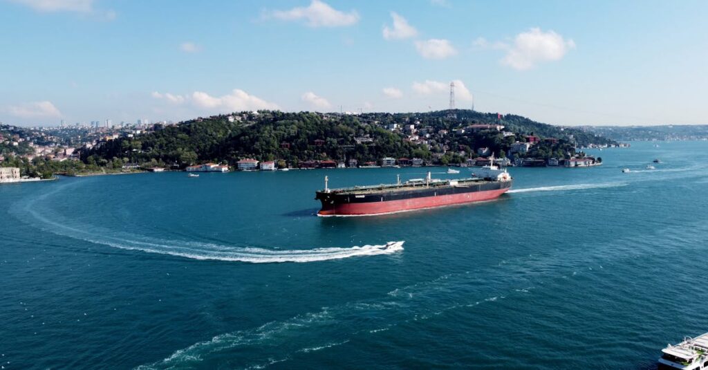 Illustration de Détroit d'Ormuz : l'Iran menace le trafic pétrolier mondial straits-of-hormuz-tanker