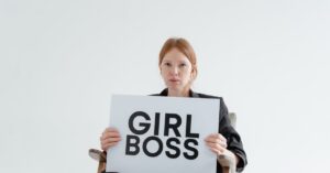 Illustration de Stéréotypes sur les jeunes au travail : une réalité persistante young-professionals-stereotypes