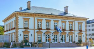 Illustration de Chute historique de la gauche à Clermont-Ferrand : Julien Bony élu maire Clermont-Ferrand-city-hall