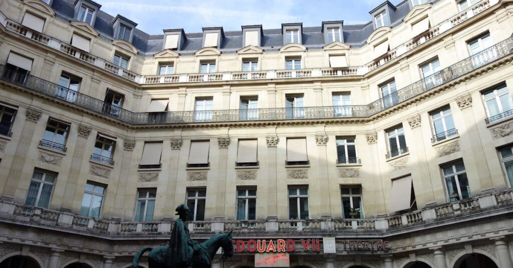 Illustration de Édouard Philippe et 2027 : un destin présidentiel contesté Edouard-Philippe-presidential-campaign