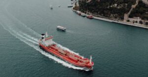 Illustration de Iran : la défiance de Trump envers les experts, clé d'un fiasco évitable Iran-Strait-Hormuz-oil-tanker