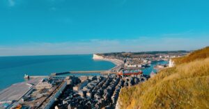 Illustration de RN : Le Pen et Bardella à l'assaut des élites pour 2027 Marine-Le-Pen-Jordan-Bardella-1