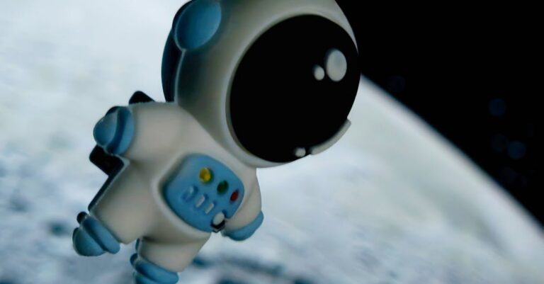 Illustration de Artémis 2: Survol lunaire historique et direct inédit de la Nasa artemis-2-spacewalk-moon