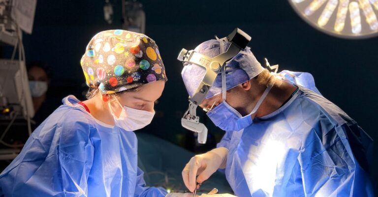 Illustration de AVC chez l'enfant : le combat de Camille, 7 ans, et de sa famille child-brain-surgery