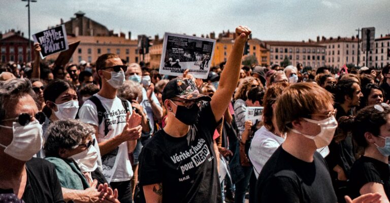 Illustration de Surpopulation carcérale à Villepinte : les agents en colère prison-protest-france