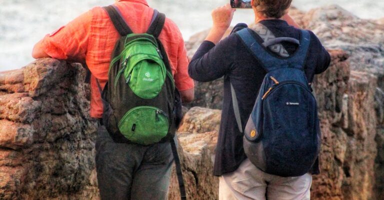 retired-couple-traveling