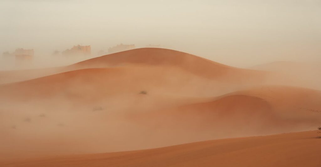Illustration de Sable du Sahara : un phénomène exceptionnel touche la France sahara-sandstorm
