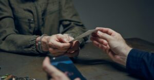 Illustration de Trêve pascale en Ukraine : échange de 350 prisonniers et cessez-le-feu ukraine-russia-prisoners-exchange