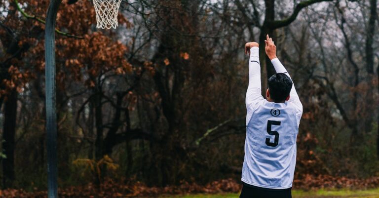 victor-wembanyama-basketball-fall