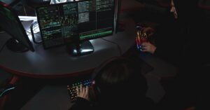 Illustration de Cyberguerre : La France renforce ses défenses face aux menaces complexes France-cyber-defense