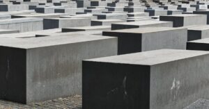 Holocaust-memorial-art