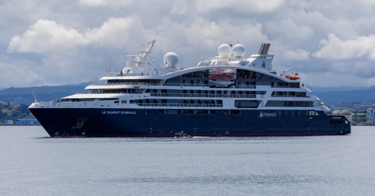 Illustration de Hantavirus à bord du MV Hondius : Rapatriement et Mesures Sanitaires MV-Hondius-cruise-ship