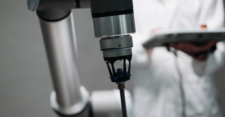 Illustration de Chine : Les robots, alliés inévitables des seniors china-elder-care-robot