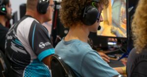 esport-player-school