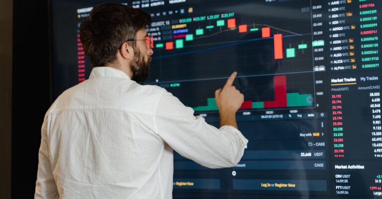 man-crypto-trading