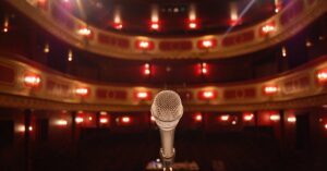 opera-singer-stage