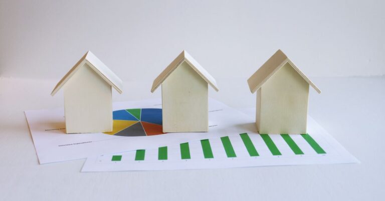 Illustration de SCPI décotées : l'opportunité d'investissement à saisir ? SCPI-real-estate-investment-1