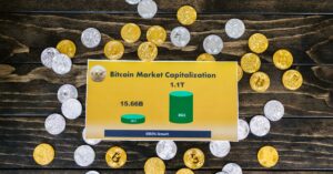 Illustration de Bitcoin : Enjeux et Perspectives d'un Actif en Pleine Mutation bitcoin-market-chart