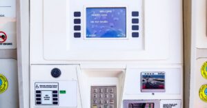 Illustration de Inflation : 2,4% en mai, hausse tirée par l'énergie gas-pump-prices