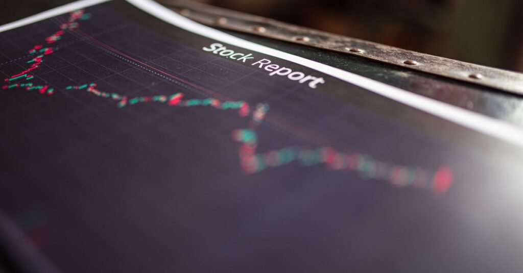 Illustration de Impact des élections européennes sur les marchés boursiers 2024 stock-market-chart-down-2