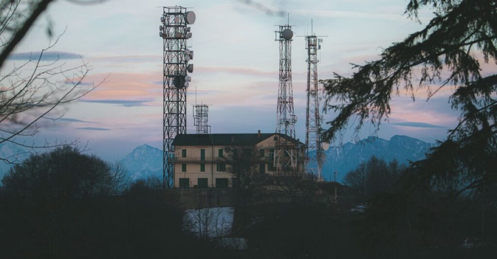 Illustration de Rachat de SFR : vers une hausse des prix des forfaits télécoms ? telecoms-towers-europe