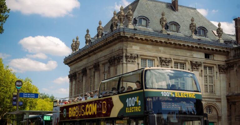 Illustration de Macron au Tour de France 2026 : Présence remarquée en Pyrénées Emmanuel-Macron-Tour-France