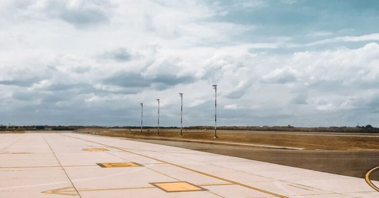 Nice-airport-landing