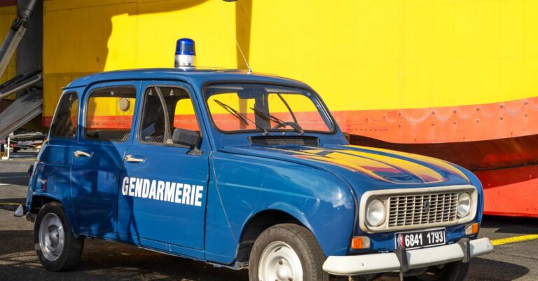 Illustration de Incendies près de Bordeaux : la gendarmerie face aux pillards gendarmerie-patrol-fire