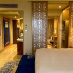 hotel-room-luxury-amenities