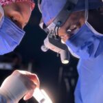 surgeon-microchirurgie-complexe