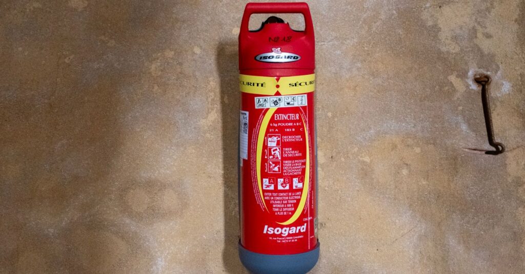 Illustration de Le maire d'Aubagne emprunte du matériel aux pompiers pour sa maison Aubagne-mayor-fire-equipment