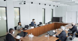 apple-executives-meeting