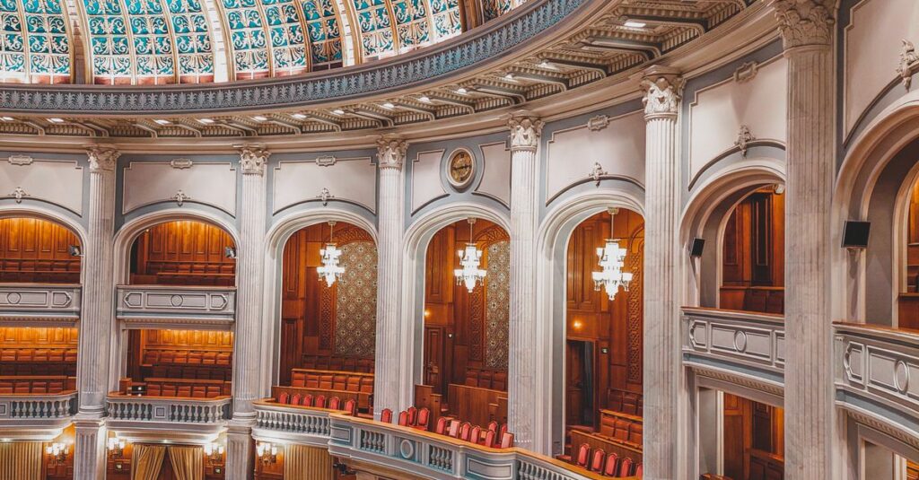 Illustration de Fin de vie et réseaux sociaux : le Conseil constitutionnel contesté constitutional-council-building