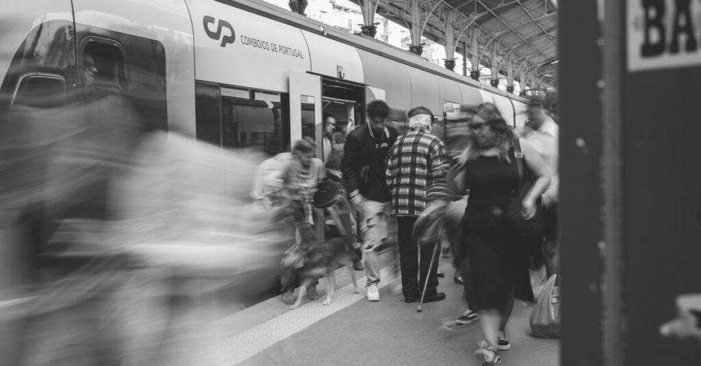 Illustration de Eurodéputés : l'entente cordiale à bord du TGV Paris-Strasbourg eurodeputies-train-travel
