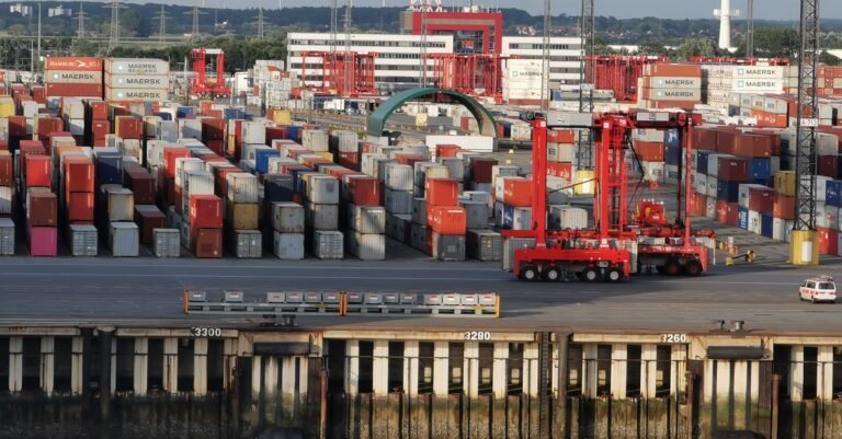 france-economy-trade-deficit