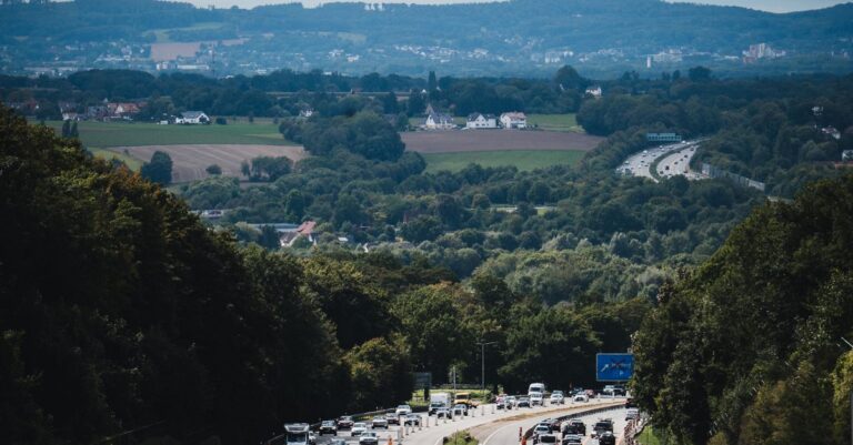 Illustration de Chassé-croisé du 15 août : 700 km de bouchons en France traffic-jam-highway-France-1
